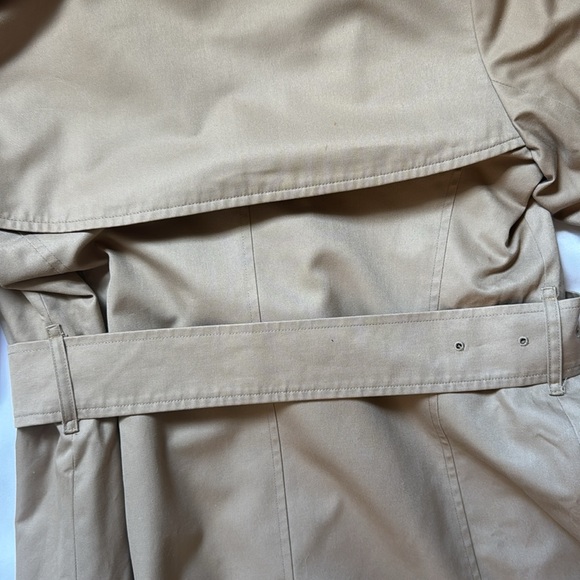 Beautiful Burberry Women’s size small 6 Trench Coat Authentic - Picture 11 of 11